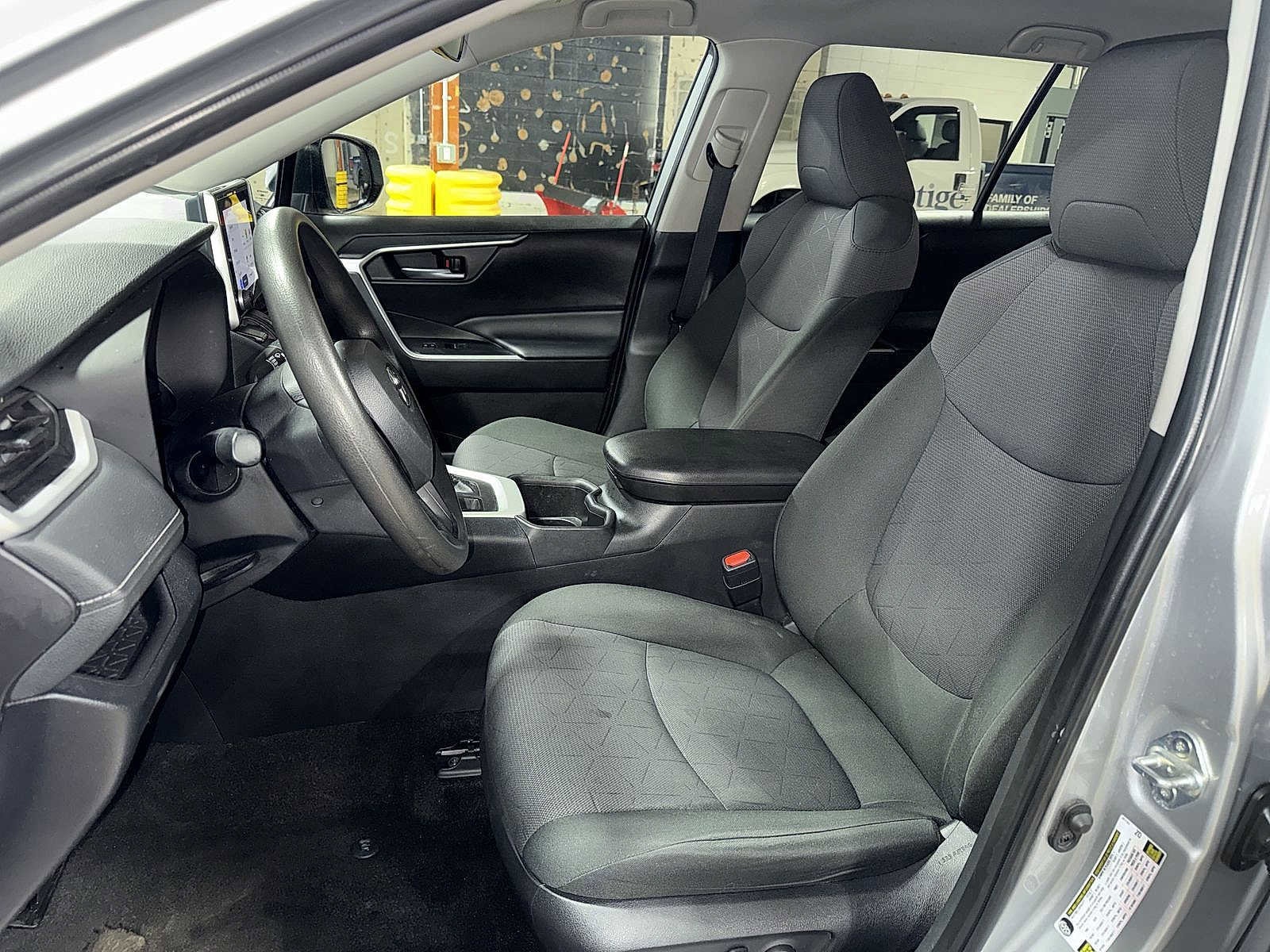 Thumbnail: 2024 Toyota RAV4 - 15