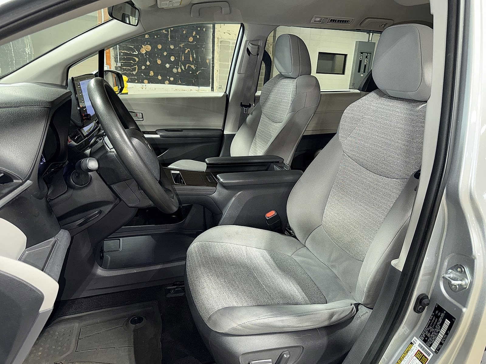 Thumbnail: 2021 Toyota Sienna - 15