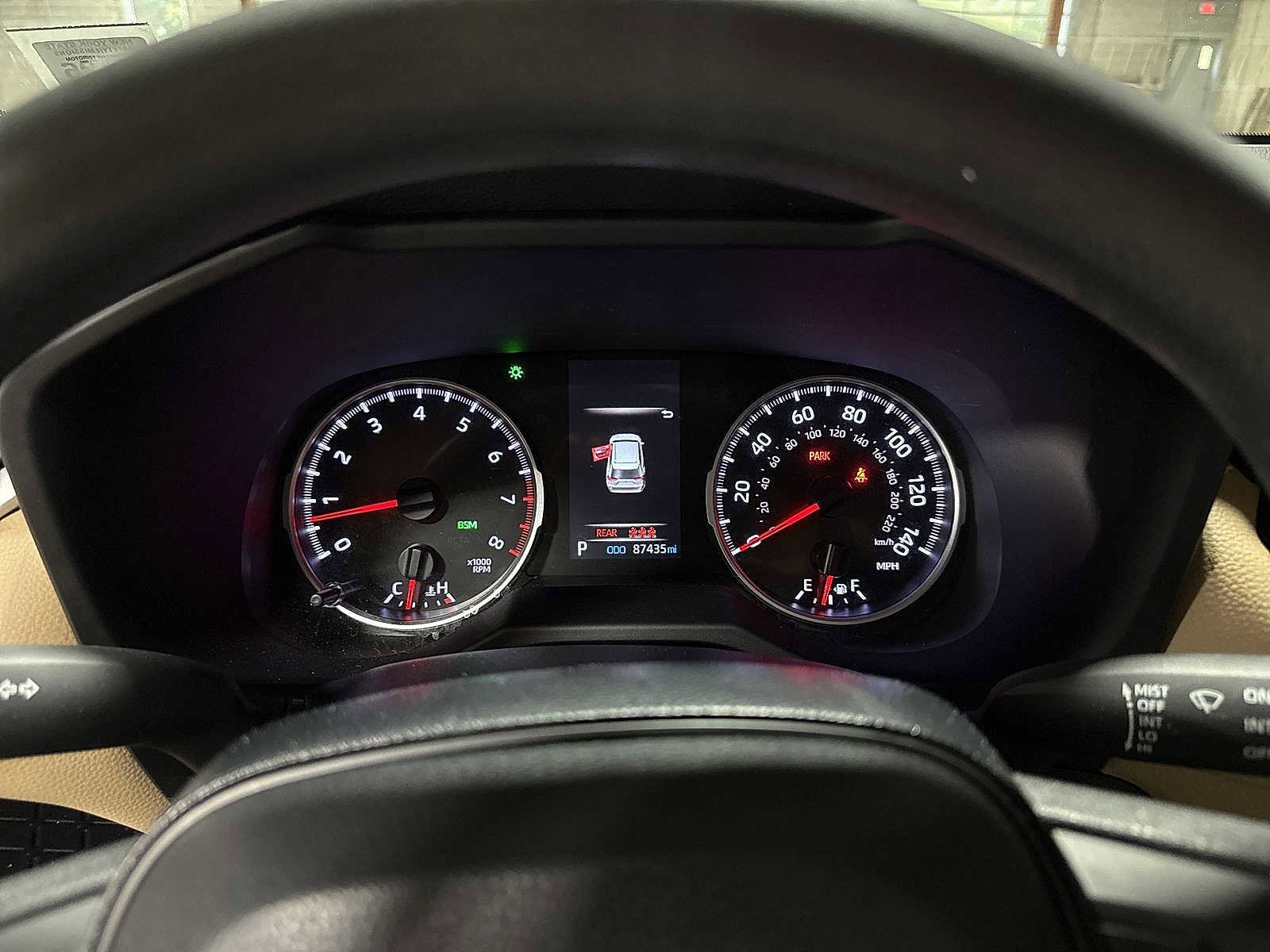 Thumbnail: 2021 Toyota RAV4 - 30