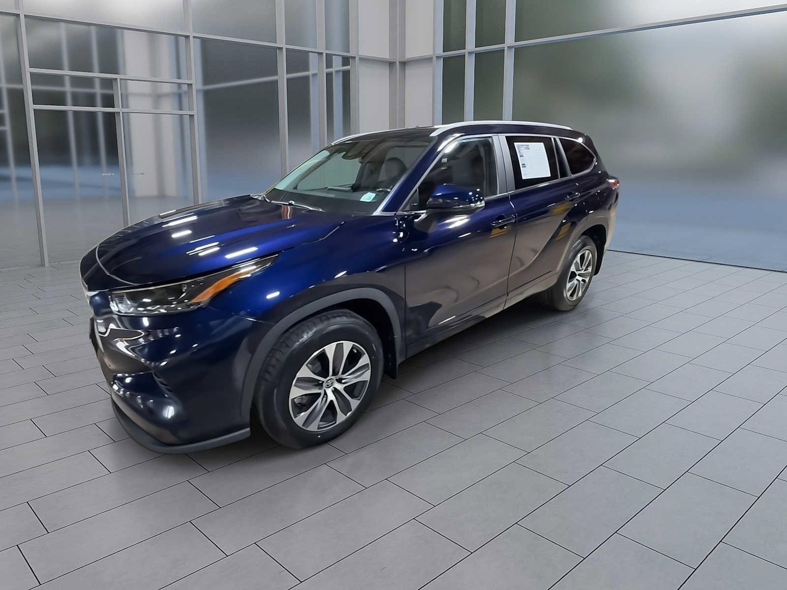Thumbnail: 2023 Toyota Highlander - 4