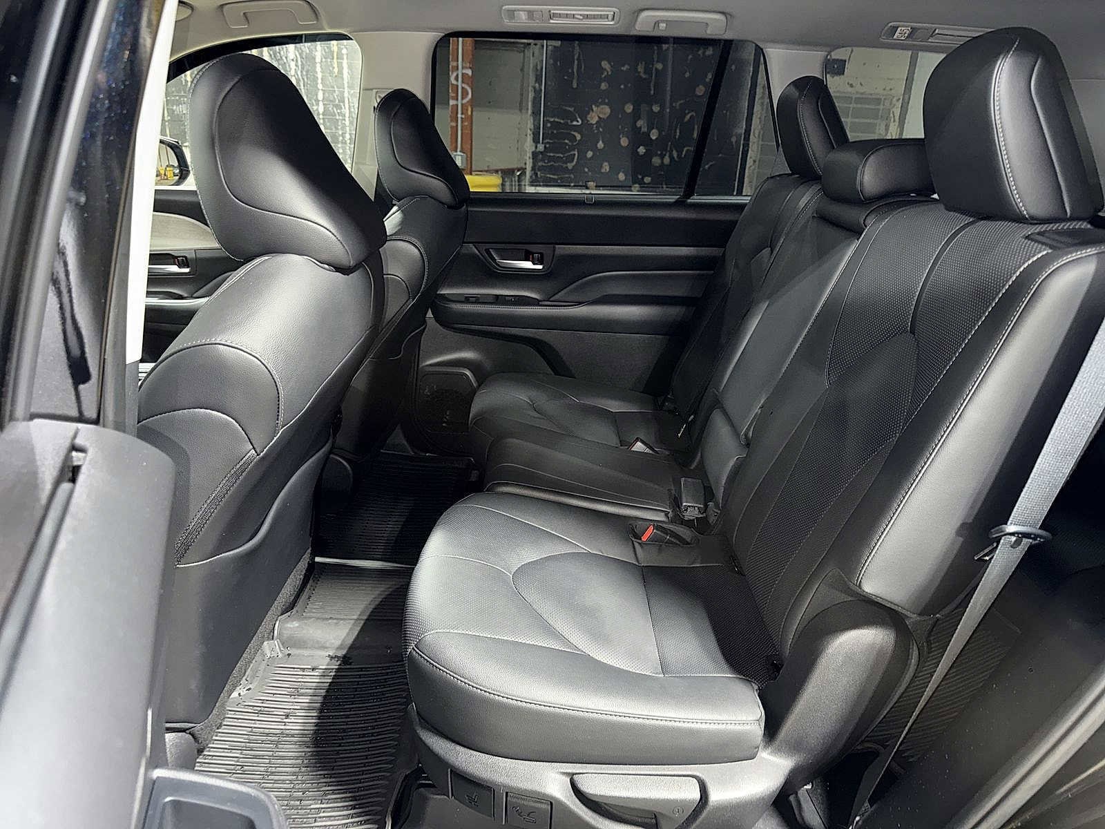 Thumbnail: 2024 Toyota Grand Highlander - 17