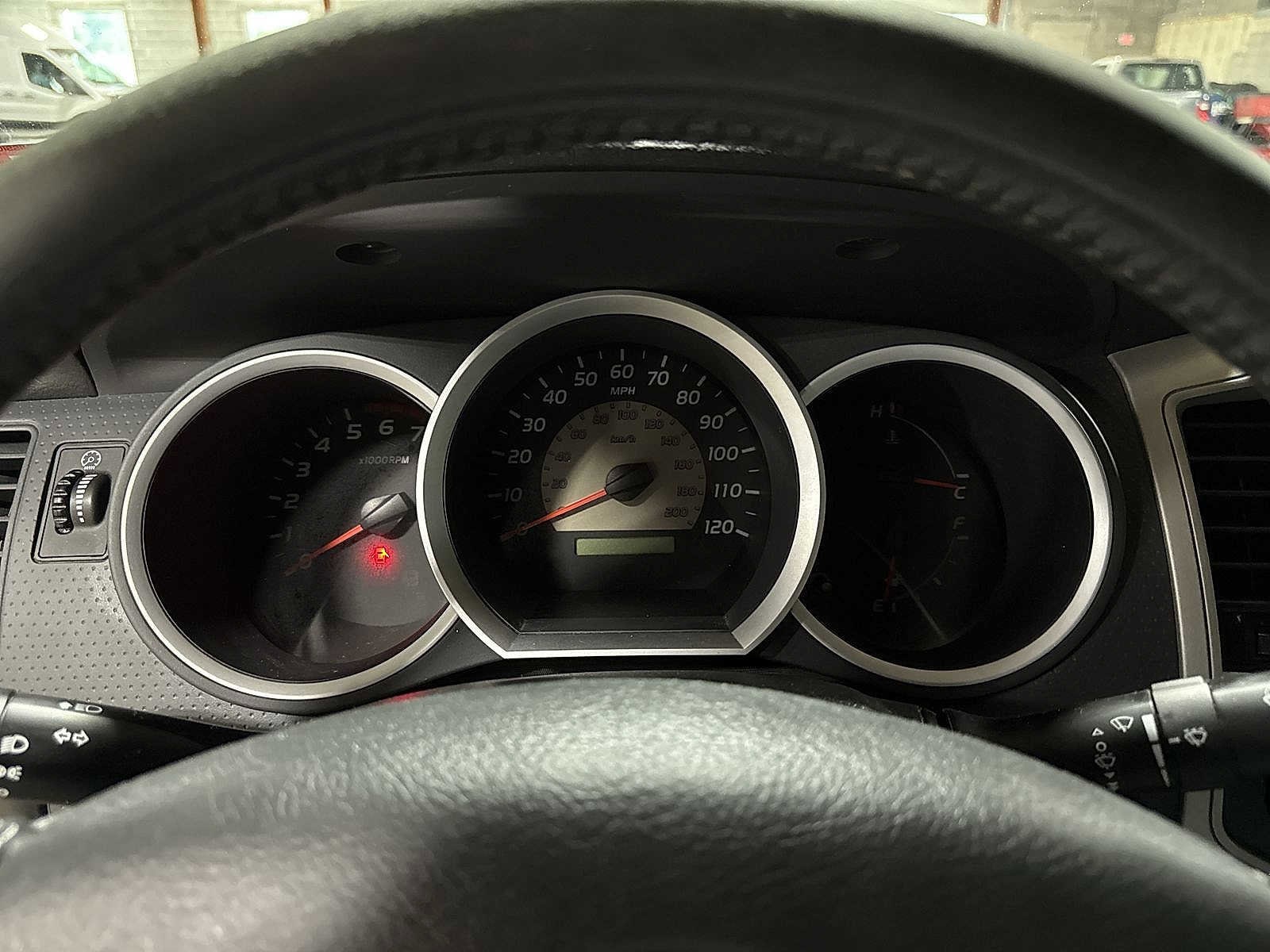 Thumbnail: 2010 Toyota Tacoma - 29