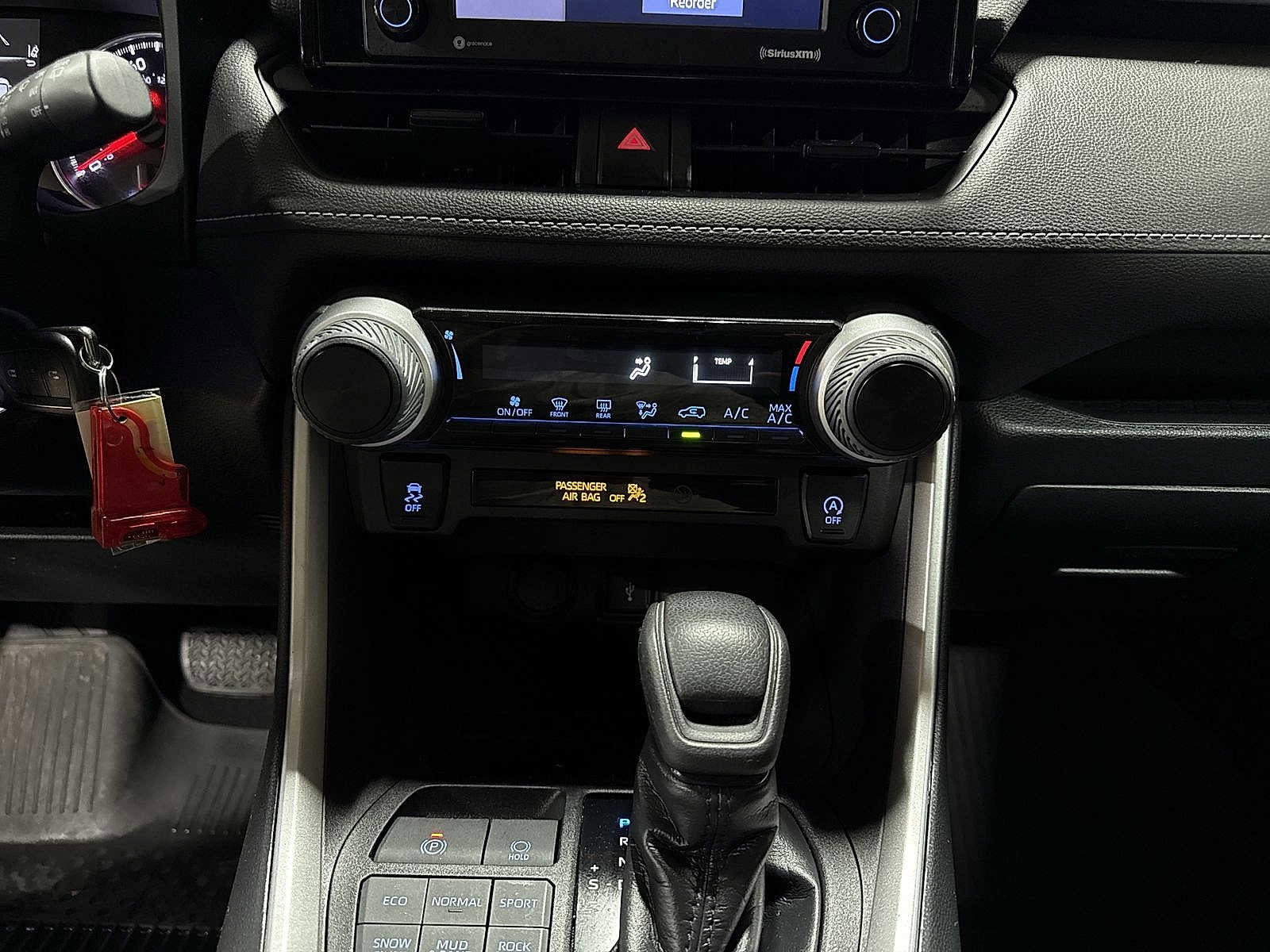 Thumbnail: 2021 Toyota RAV4 - 21