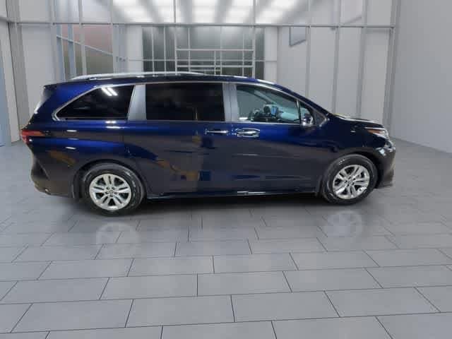 Thumbnail: 2023 Toyota Sienna - 9