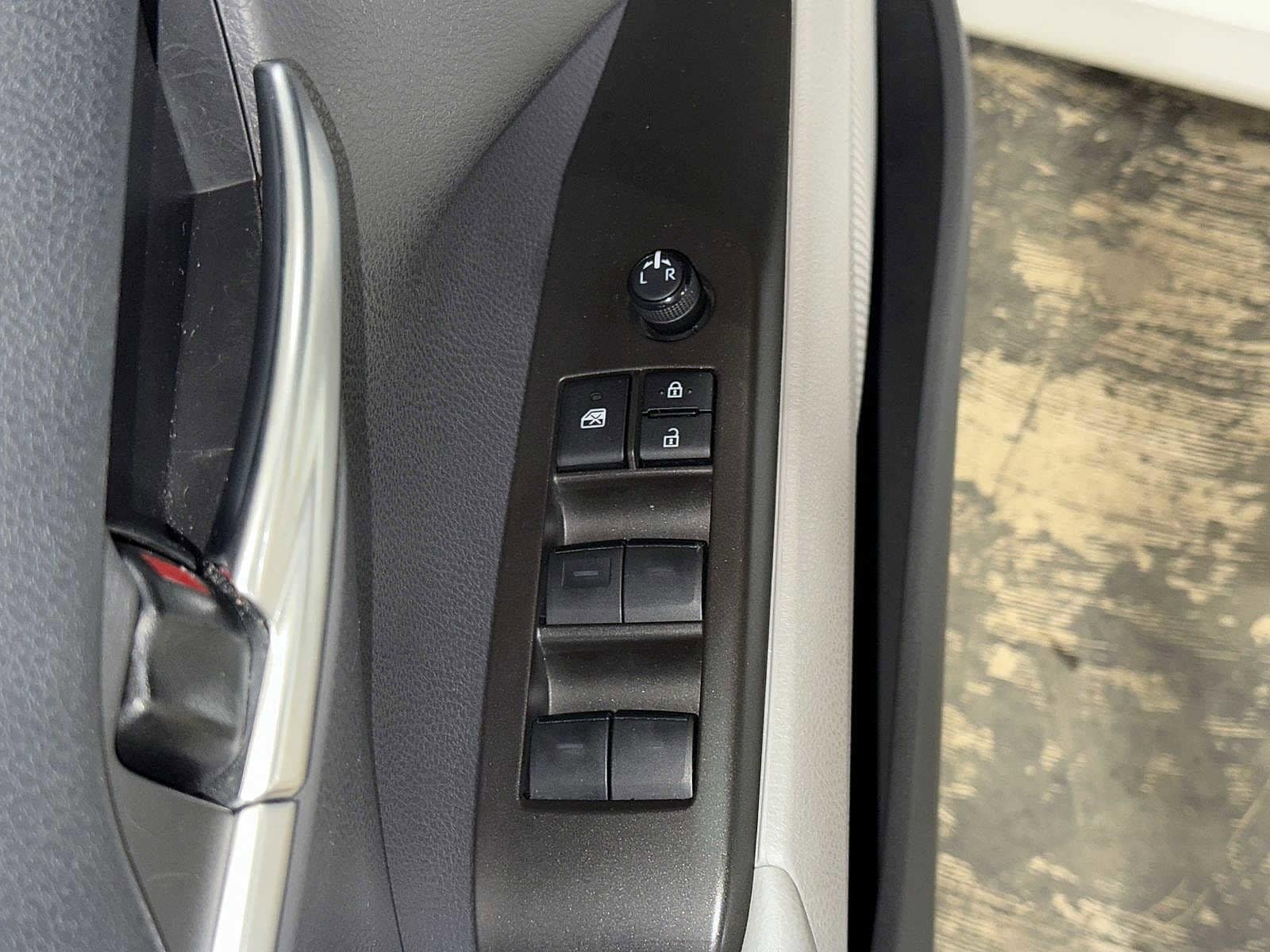 Thumbnail: 2023 Toyota Camry - 22