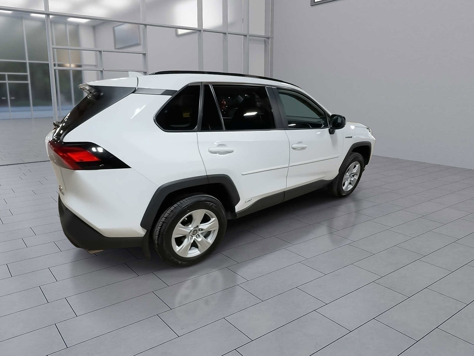 Thumbnail: 2021 Toyota RAV4 - 8