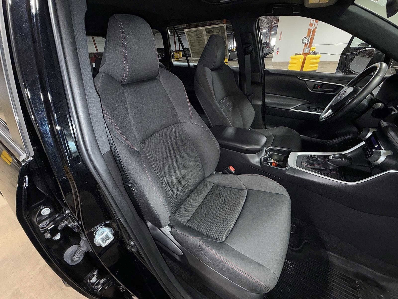 Thumbnail: 2021 Toyota RAV4 - 16