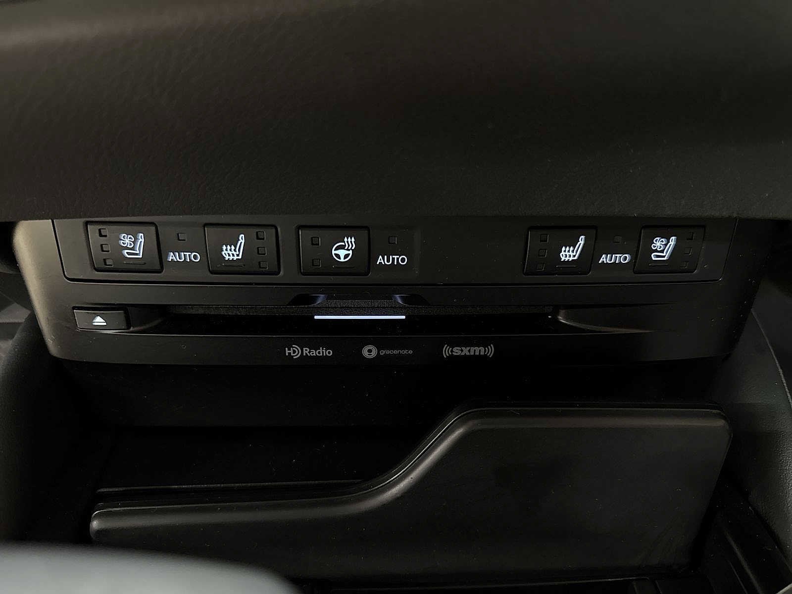 Thumbnail: 2022 Lexus ES - 22