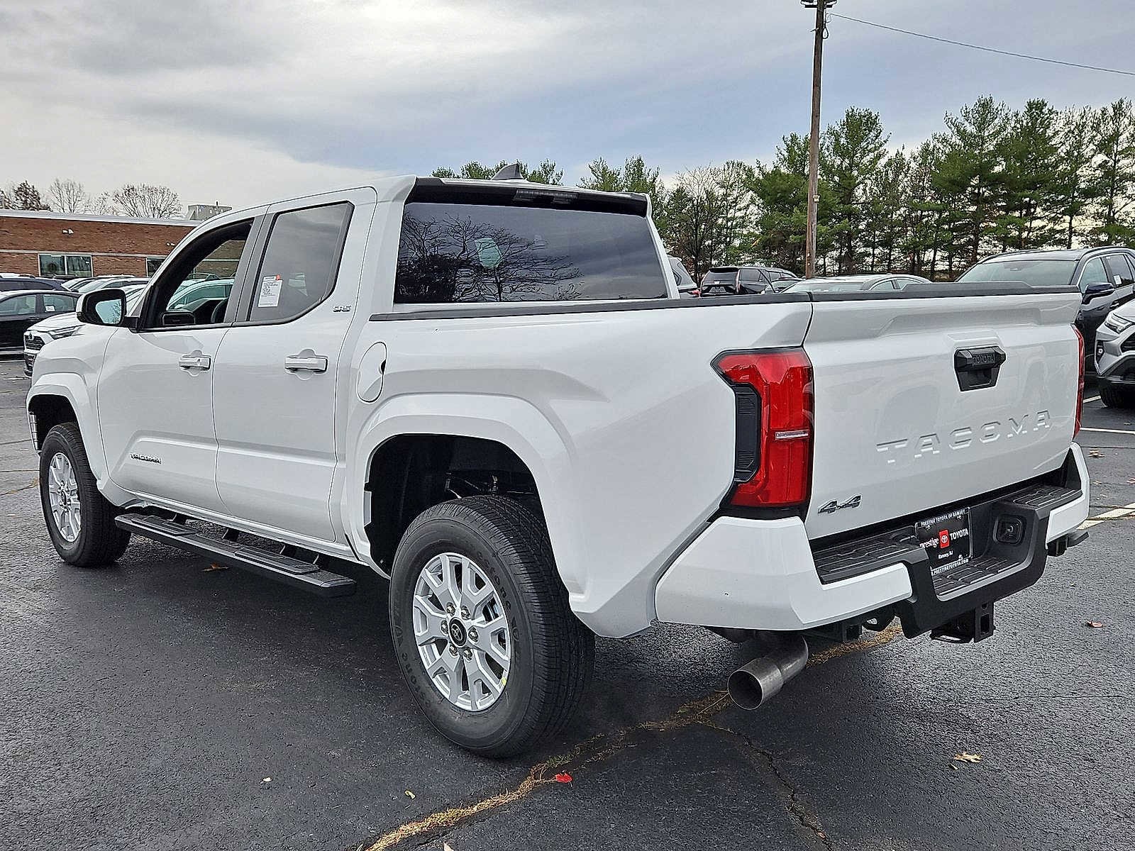 Thumbnail: 2025 Toyota Tacoma - 15