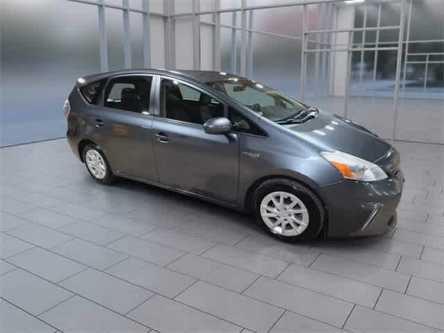 Thumbnail: 2012 Toyota Prius v - 2