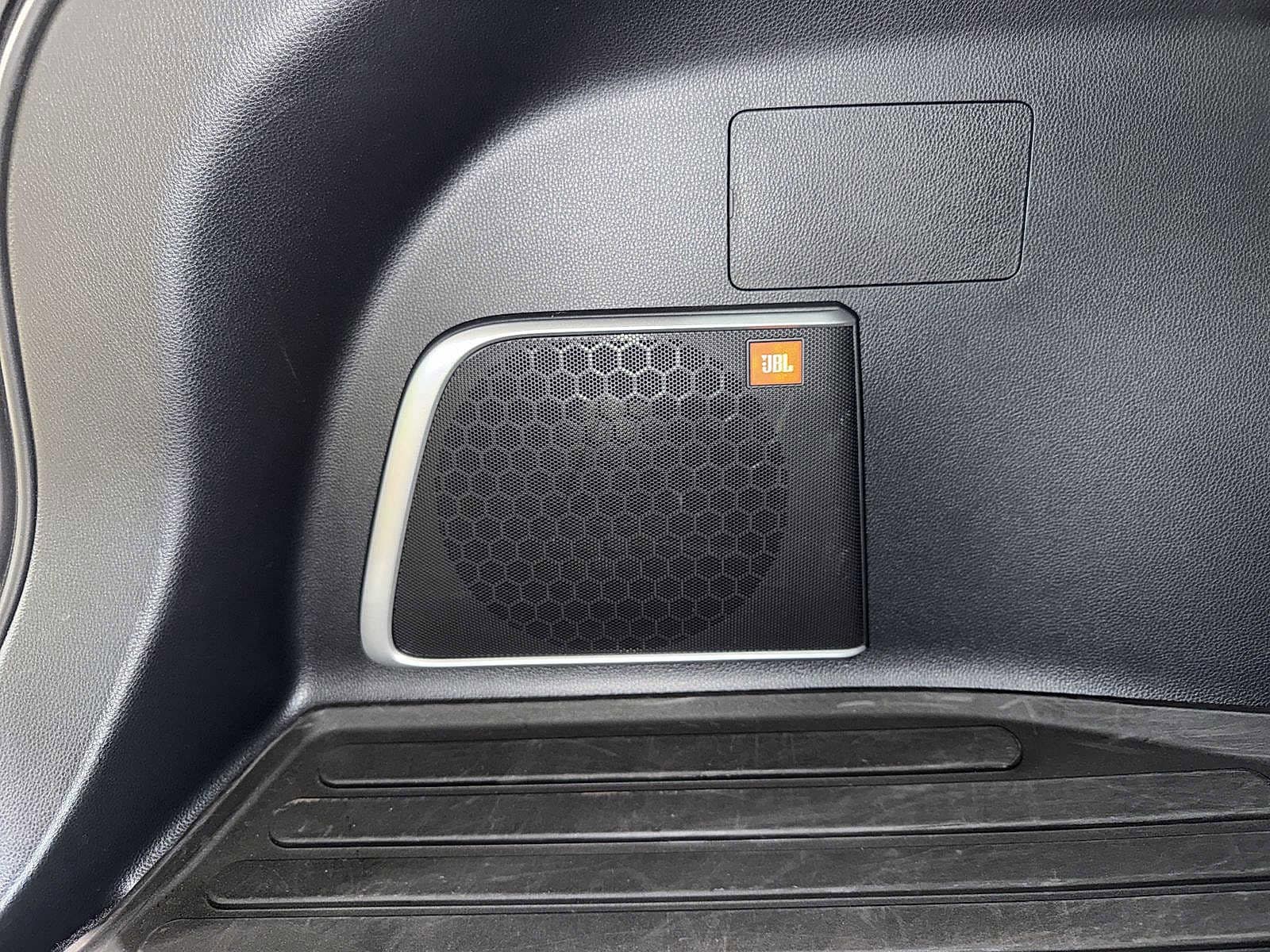 Thumbnail: 2023 Toyota Venza - 25