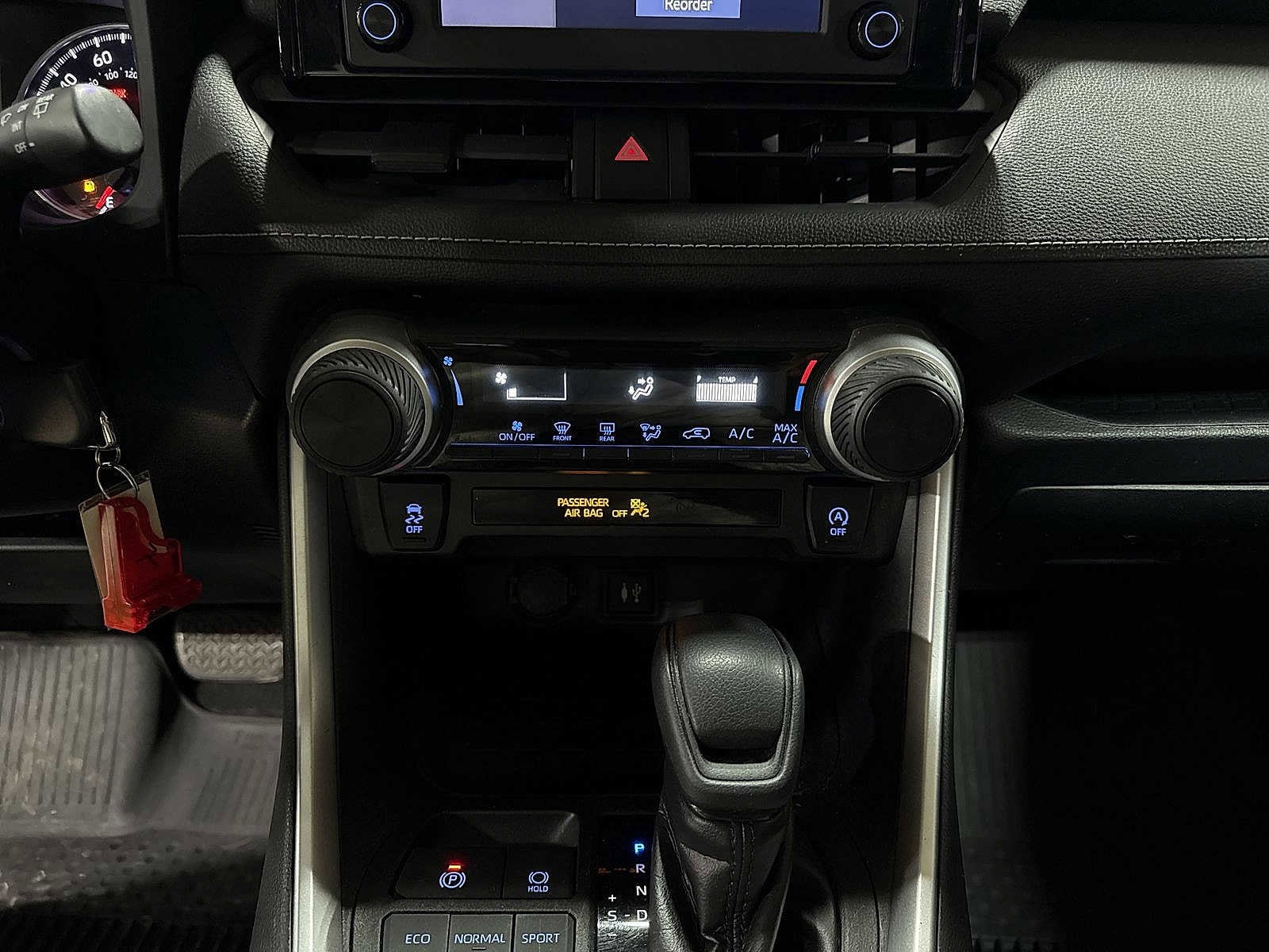 Thumbnail: 2019 Toyota RAV4 - 21