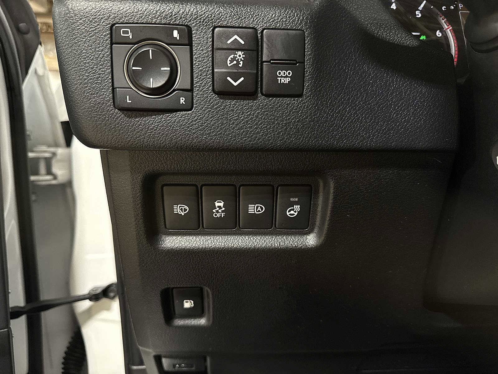 Thumbnail: 2023 Lexus GX - 36