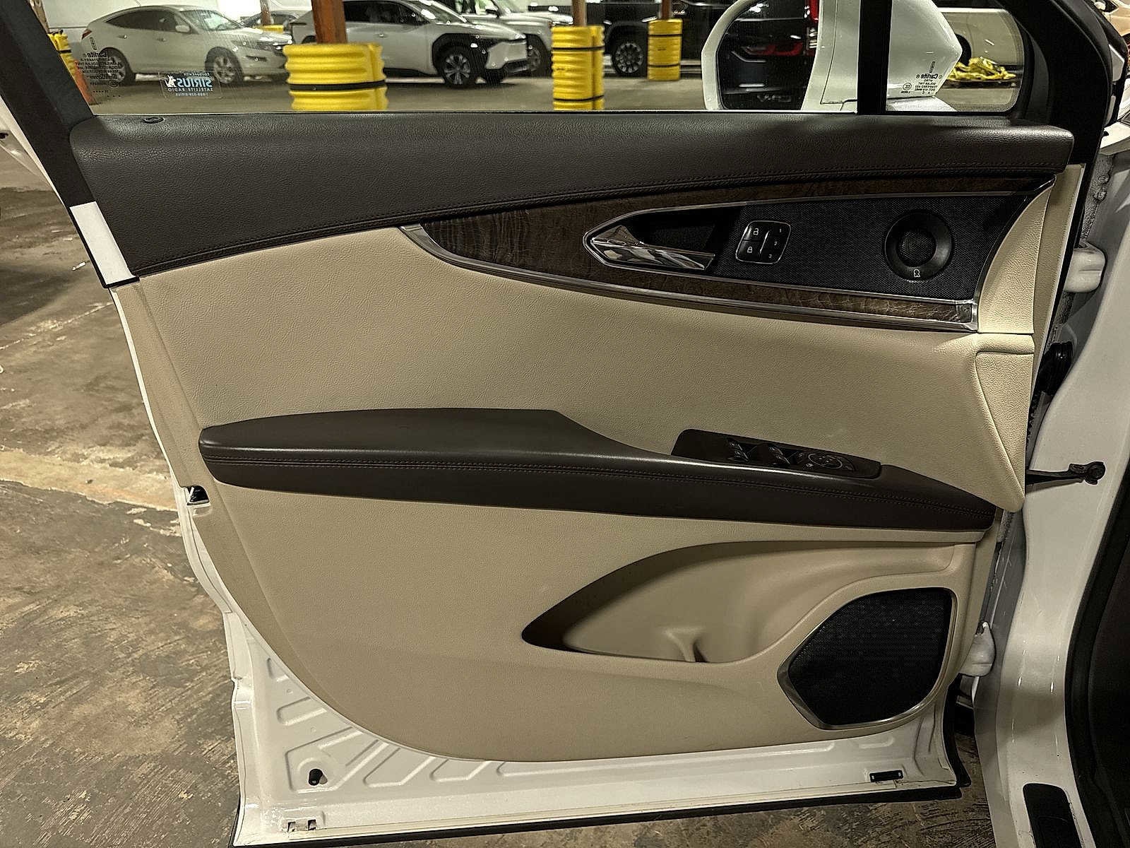 Thumbnail: 2016 Lincoln MKX - 32