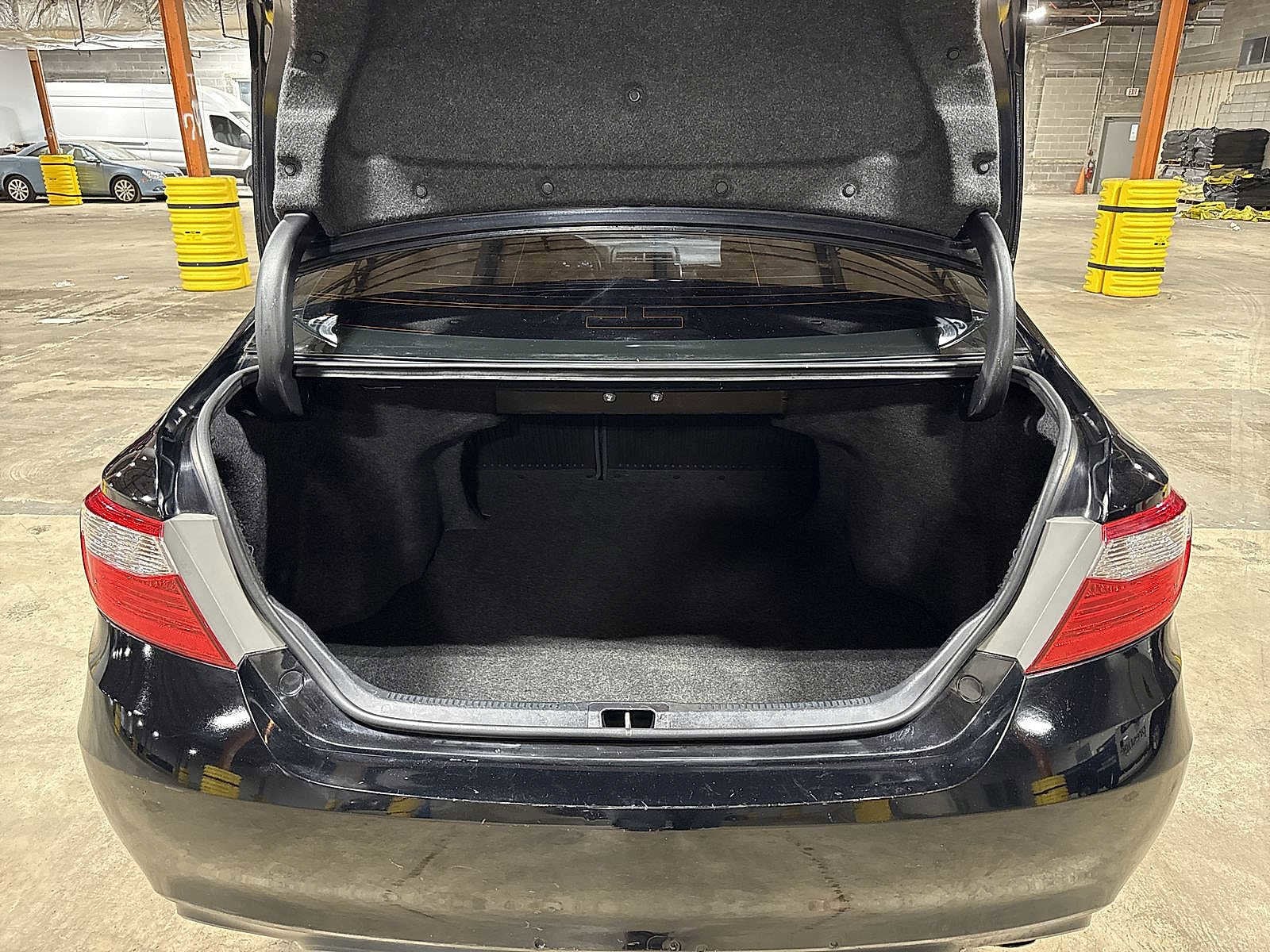 Thumbnail: 2016 Toyota Camry - 10