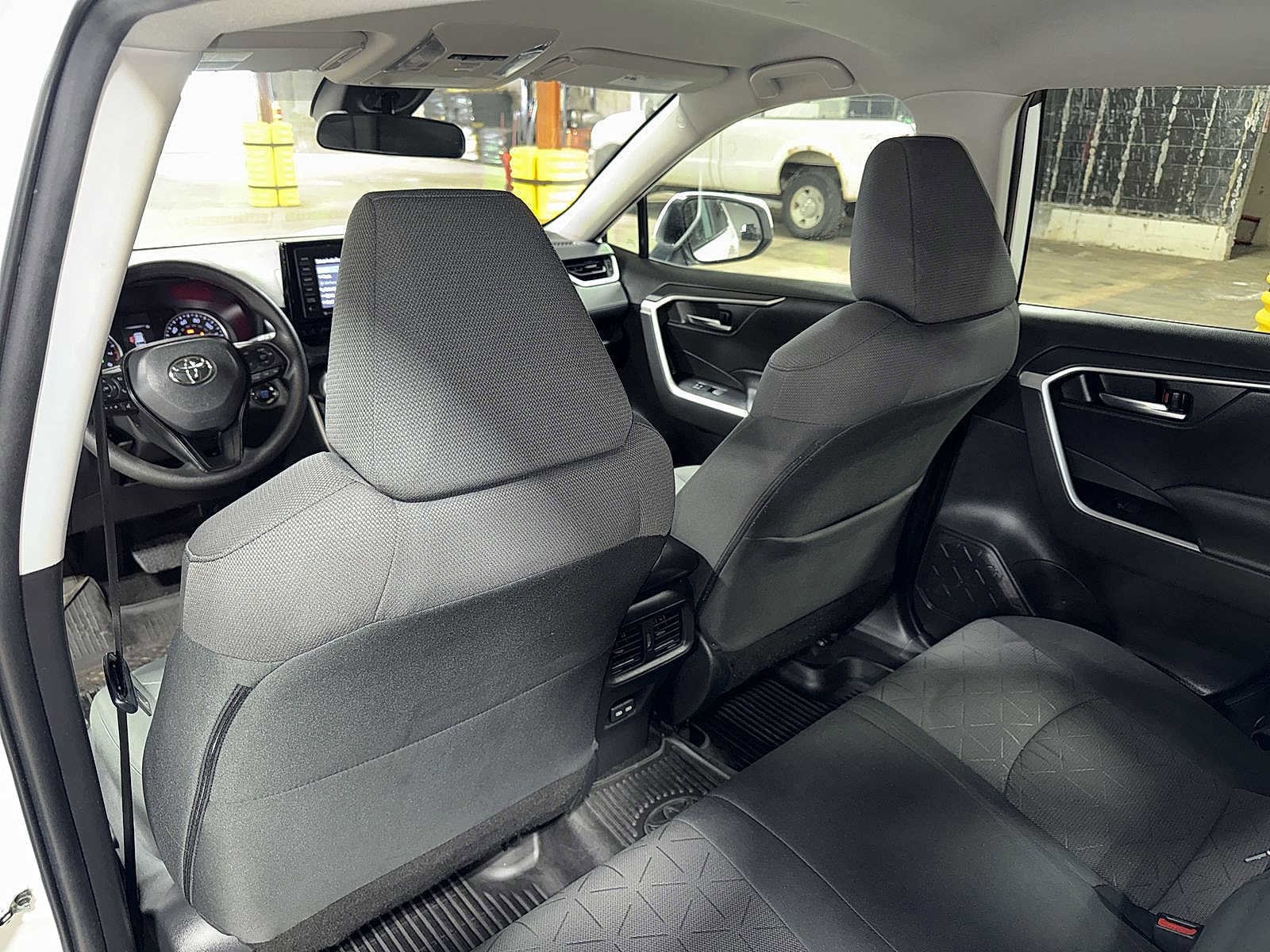 Thumbnail: 2022 Toyota RAV4 - 27