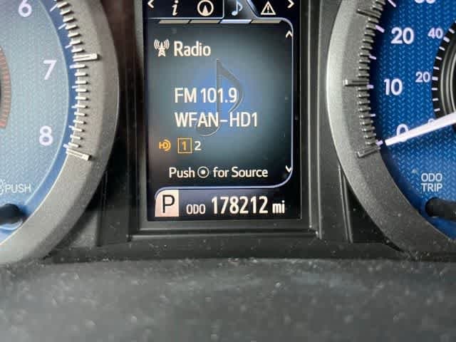 Thumbnail: 2015 Toyota Sienna - 8