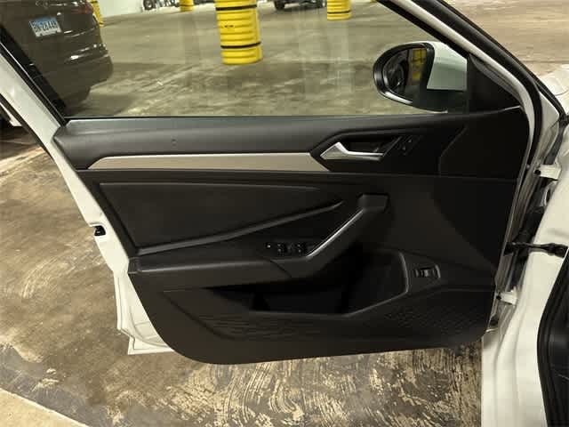 Thumbnail: 2019 Volkswagen Jetta - 27