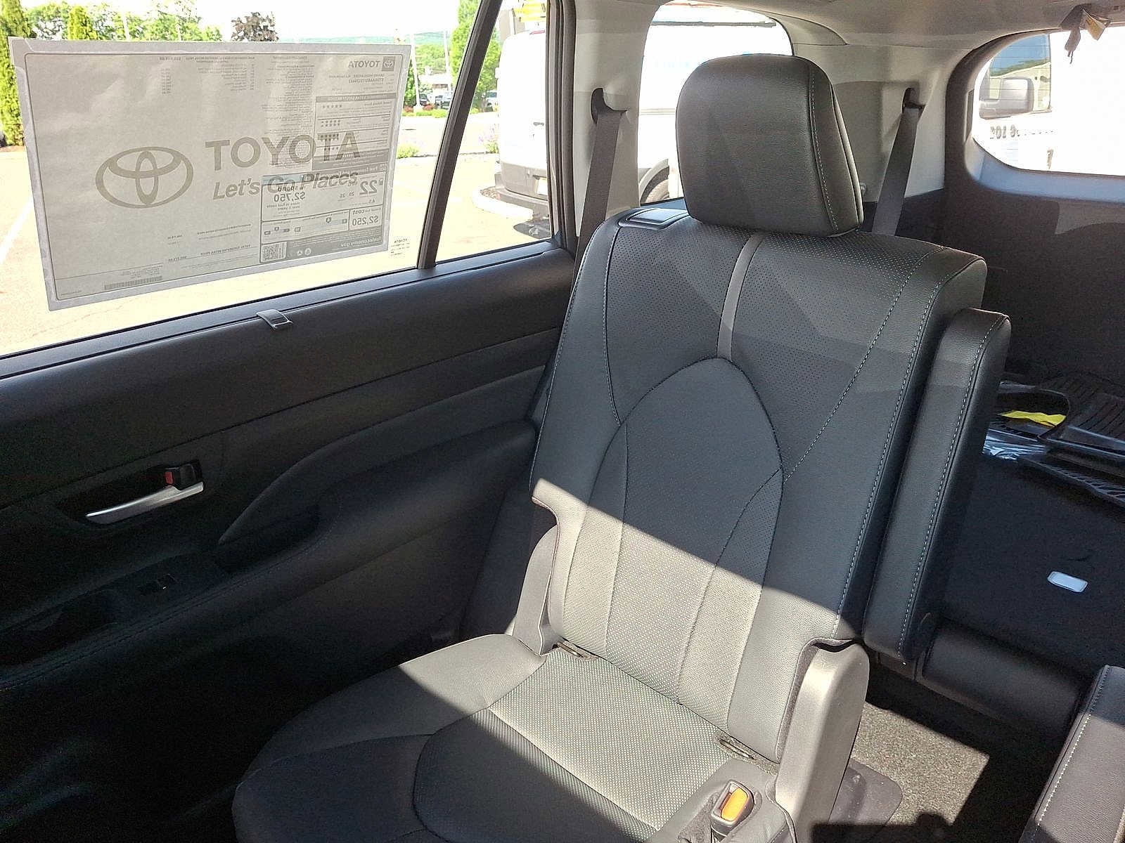 Thumbnail: 2026 Toyota Grand Highlander - 12