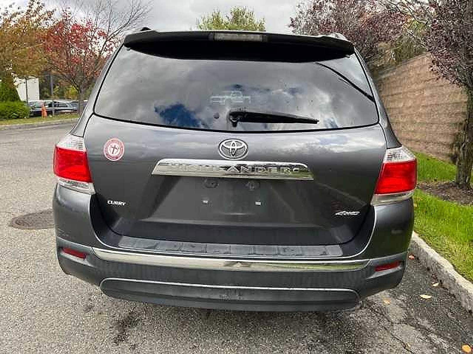 Thumbnail: 2013 Toyota Highlander - 5