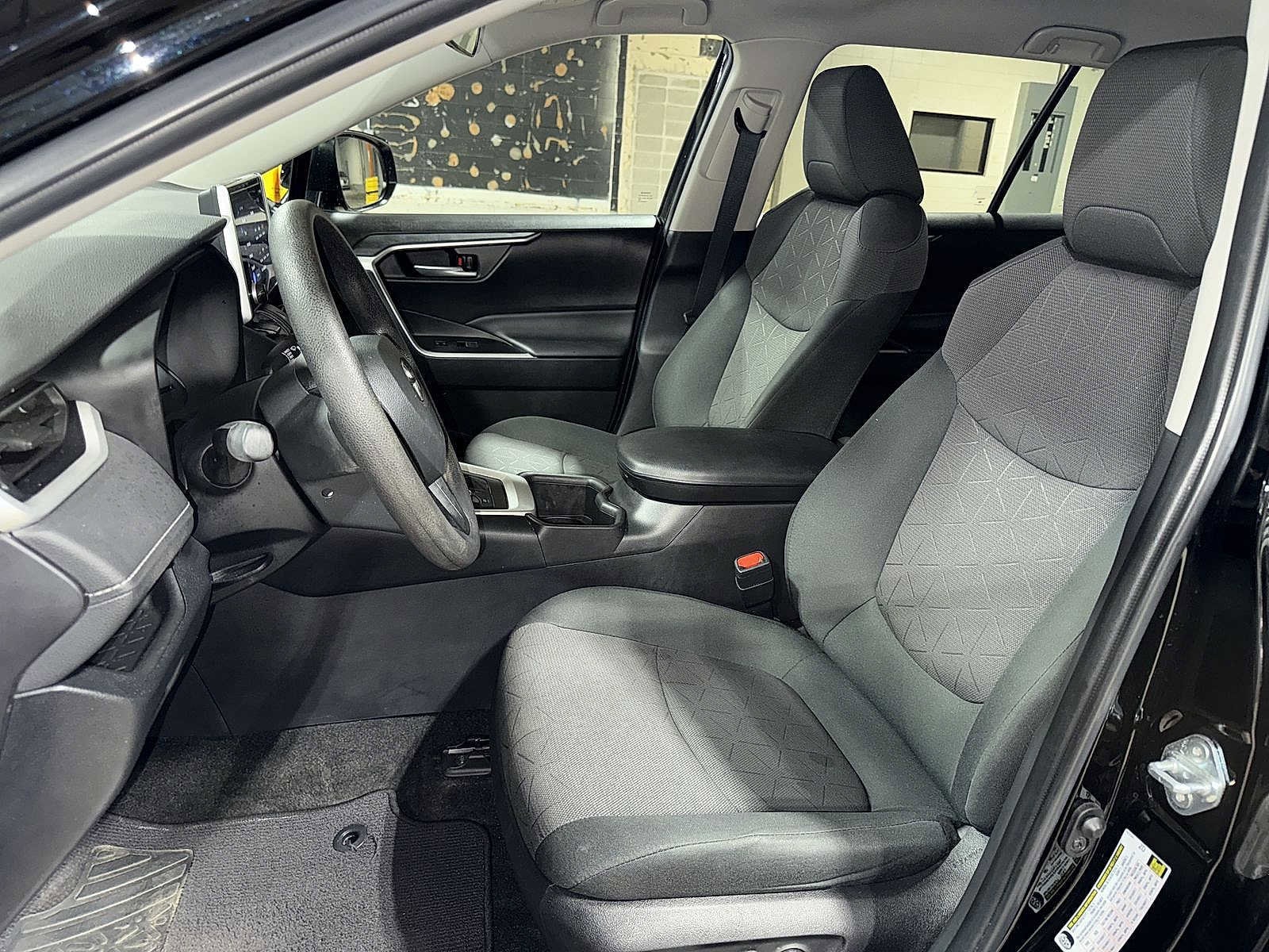 Thumbnail: 2023 Toyota RAV4 - 15