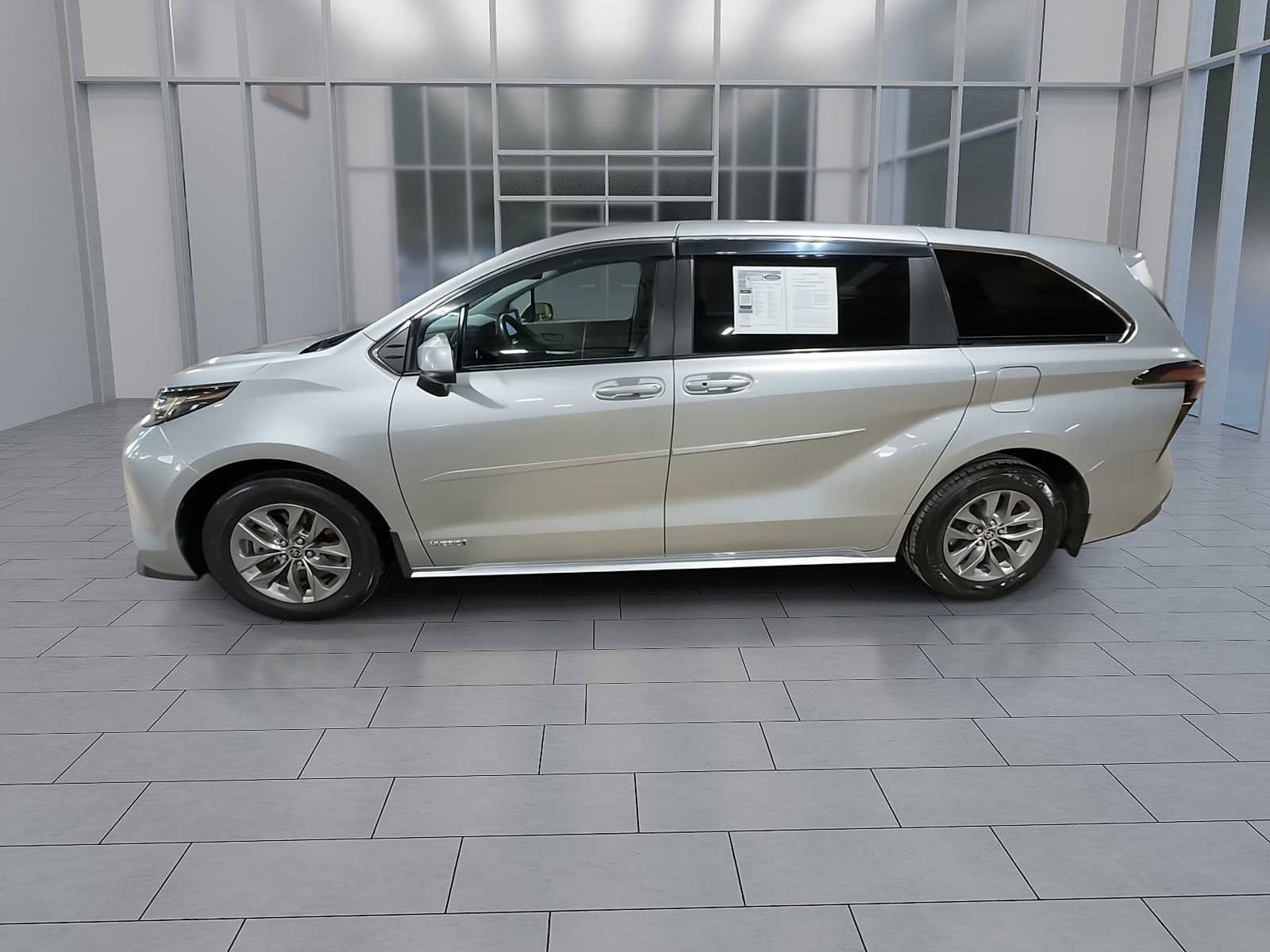 Thumbnail: 2021 Toyota Sienna - 5