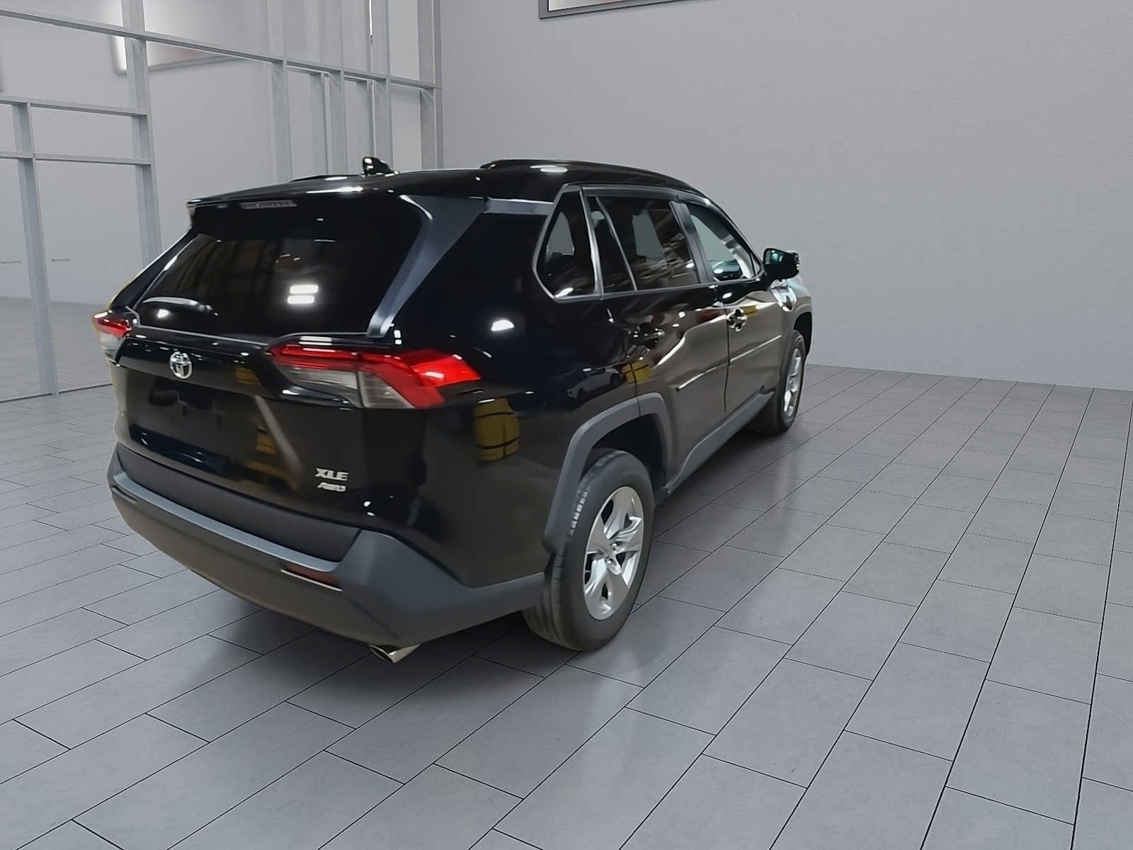 Thumbnail: 2024 Toyota RAV4 - 8