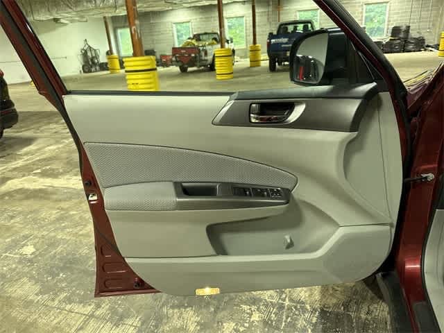 2011 Subaru Forester Premium 29