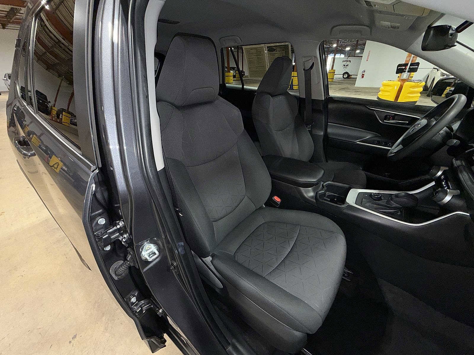 Thumbnail: 2024 Toyota RAV4 - 16