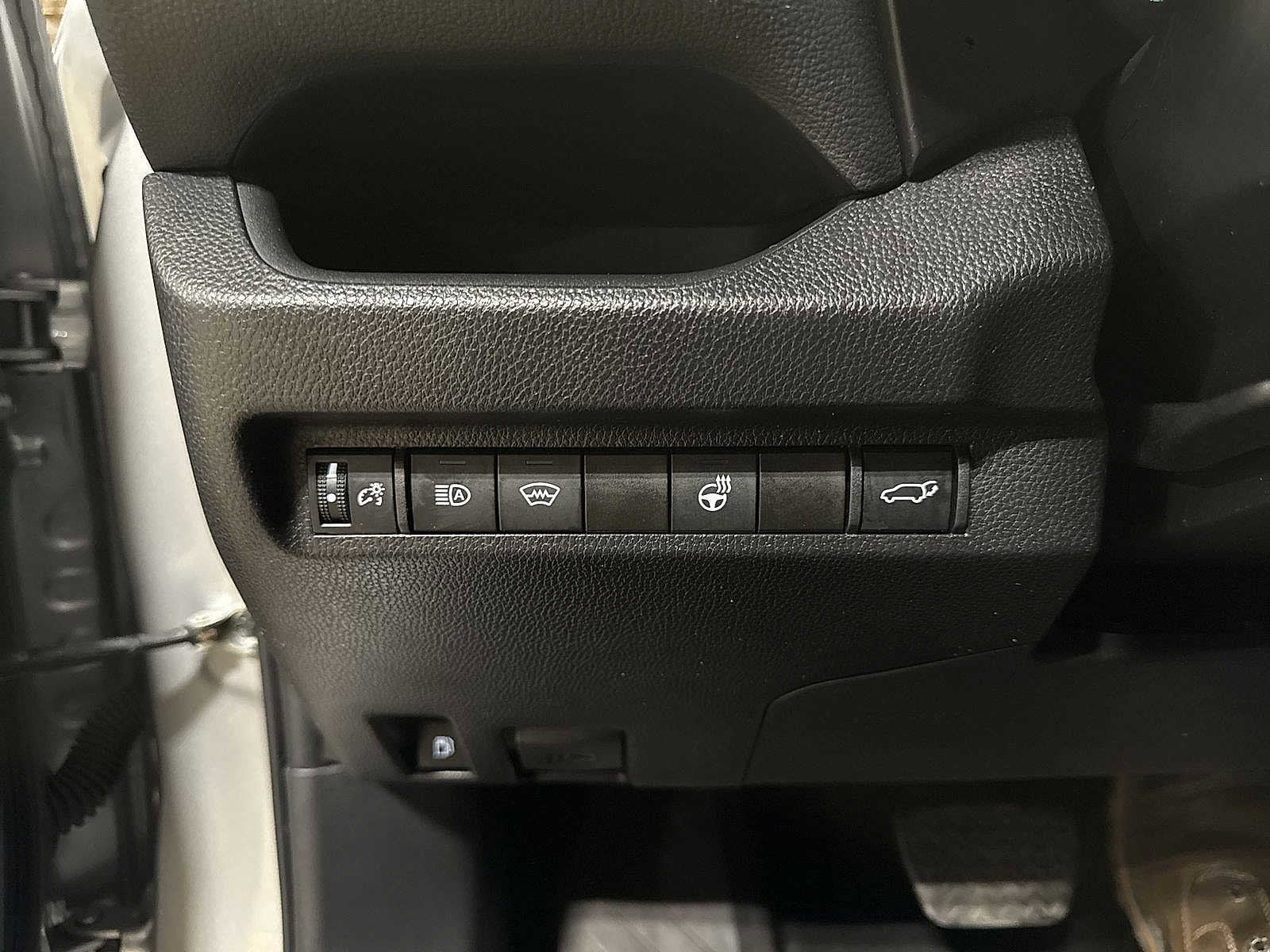 Thumbnail: 2024 Toyota RAV4 - 32