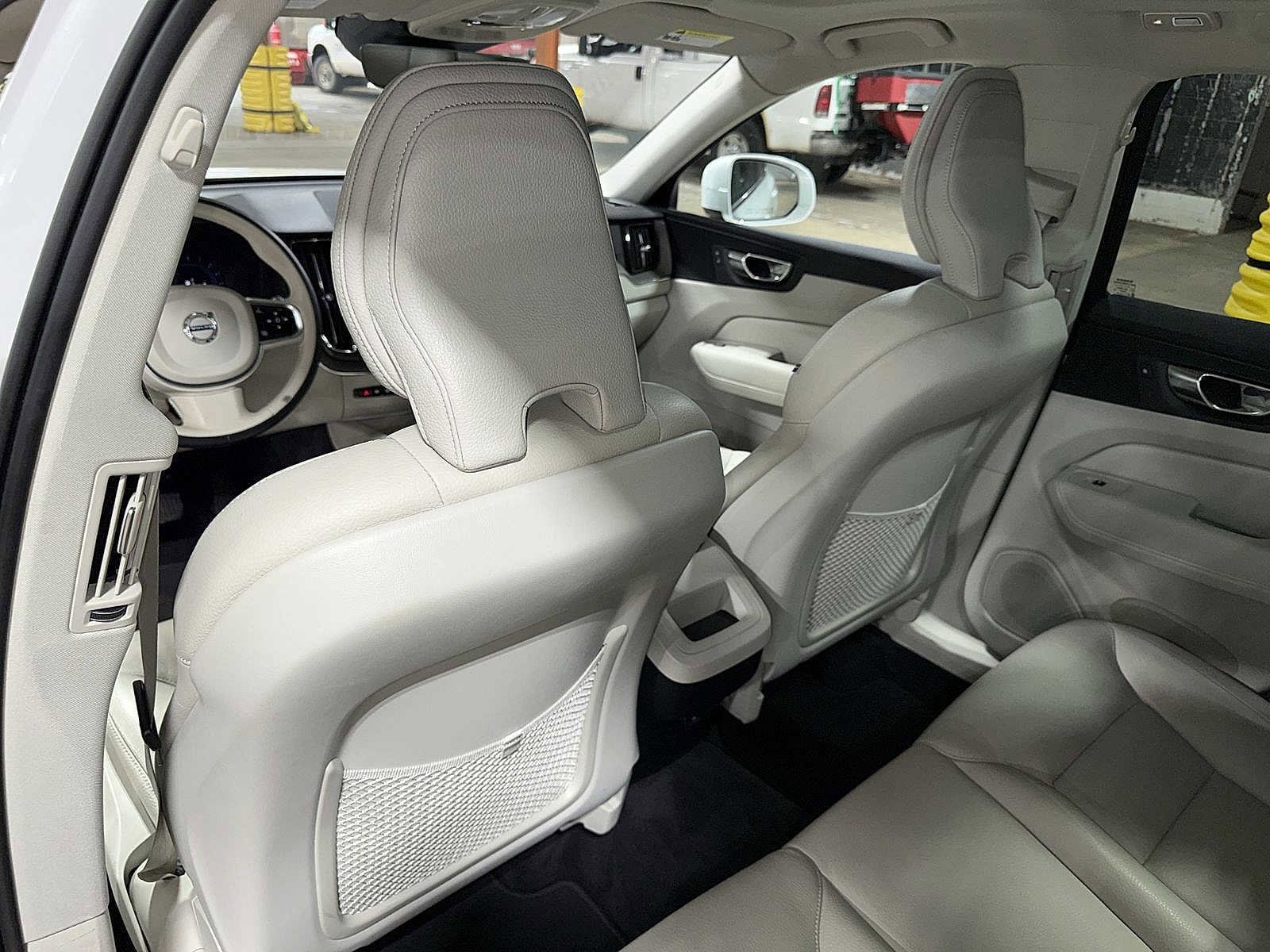 Thumbnail: 2023 Volvo XC60 - 29