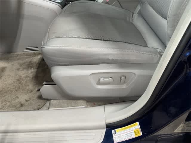 Thumbnail: 2009 Saturn VUE - 23
