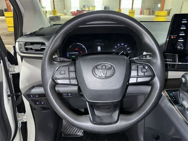 Thumbnail: 2022 Toyota Sienna - 19