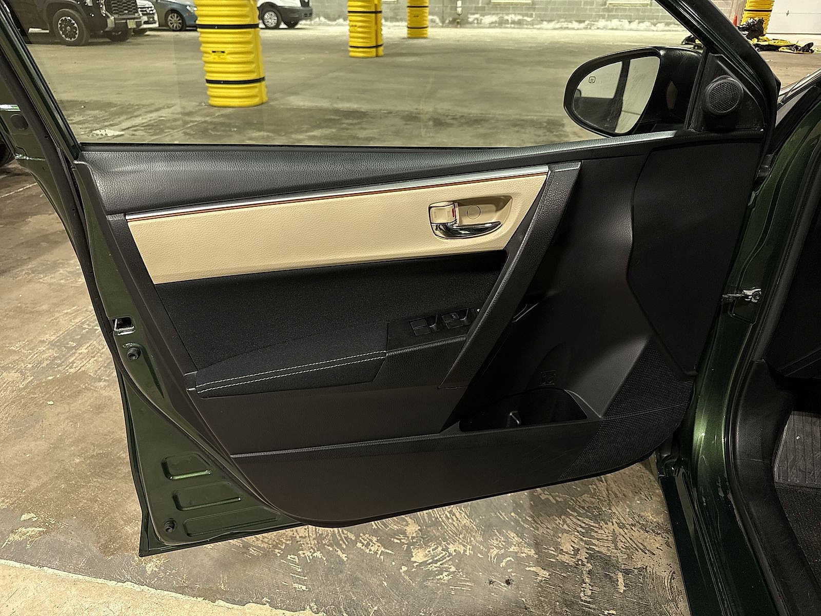 Thumbnail: 2014 Toyota Corolla - 28