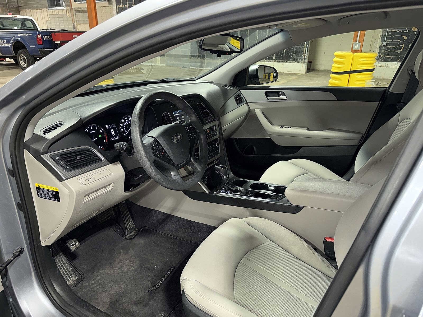 Thumbnail: 2016 Hyundai Sonata - 26