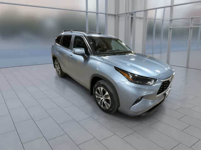 Thumbnail: 2023 Toyota Highlander - 2
