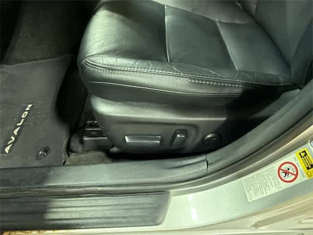 Thumbnail: 2013 Toyota Avalon - 23