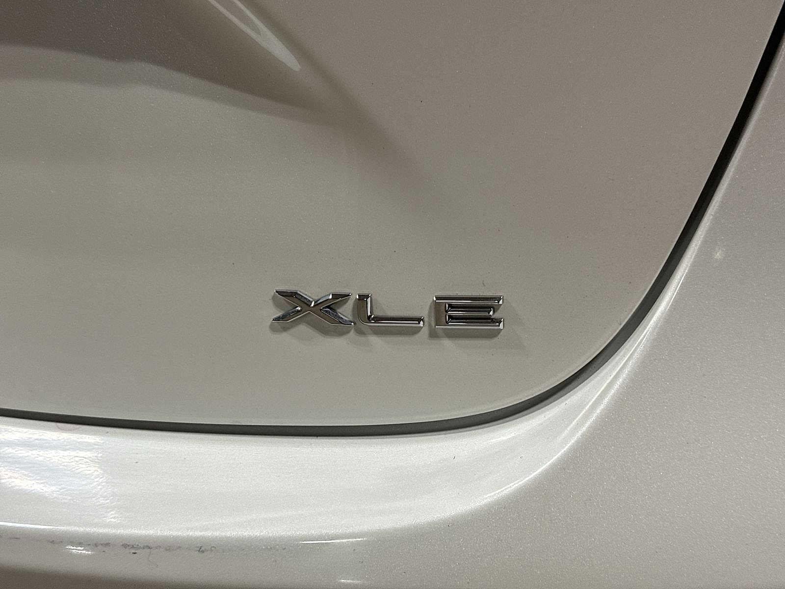 Thumbnail: 2014 Toyota Avalon - 26