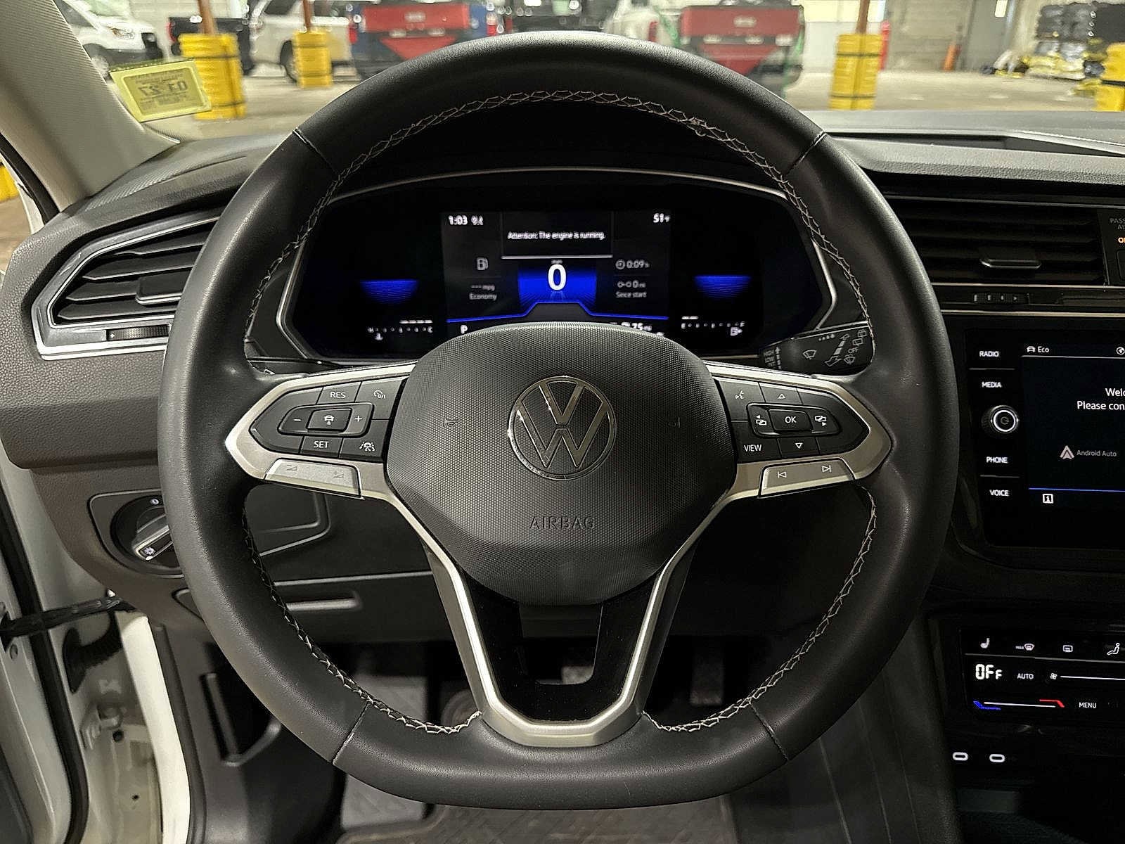 Thumbnail: 2022 Volkswagen Tiguan - 18