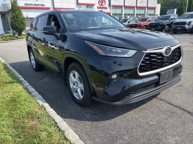 Thumbnail: 2021 Toyota Highlander - 3