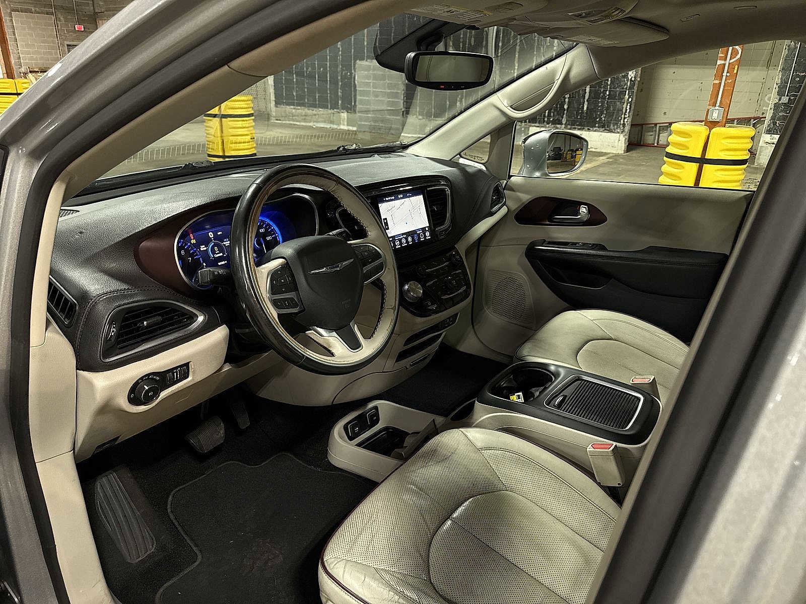 Thumbnail: 2019 Chrysler Pacifica - 31