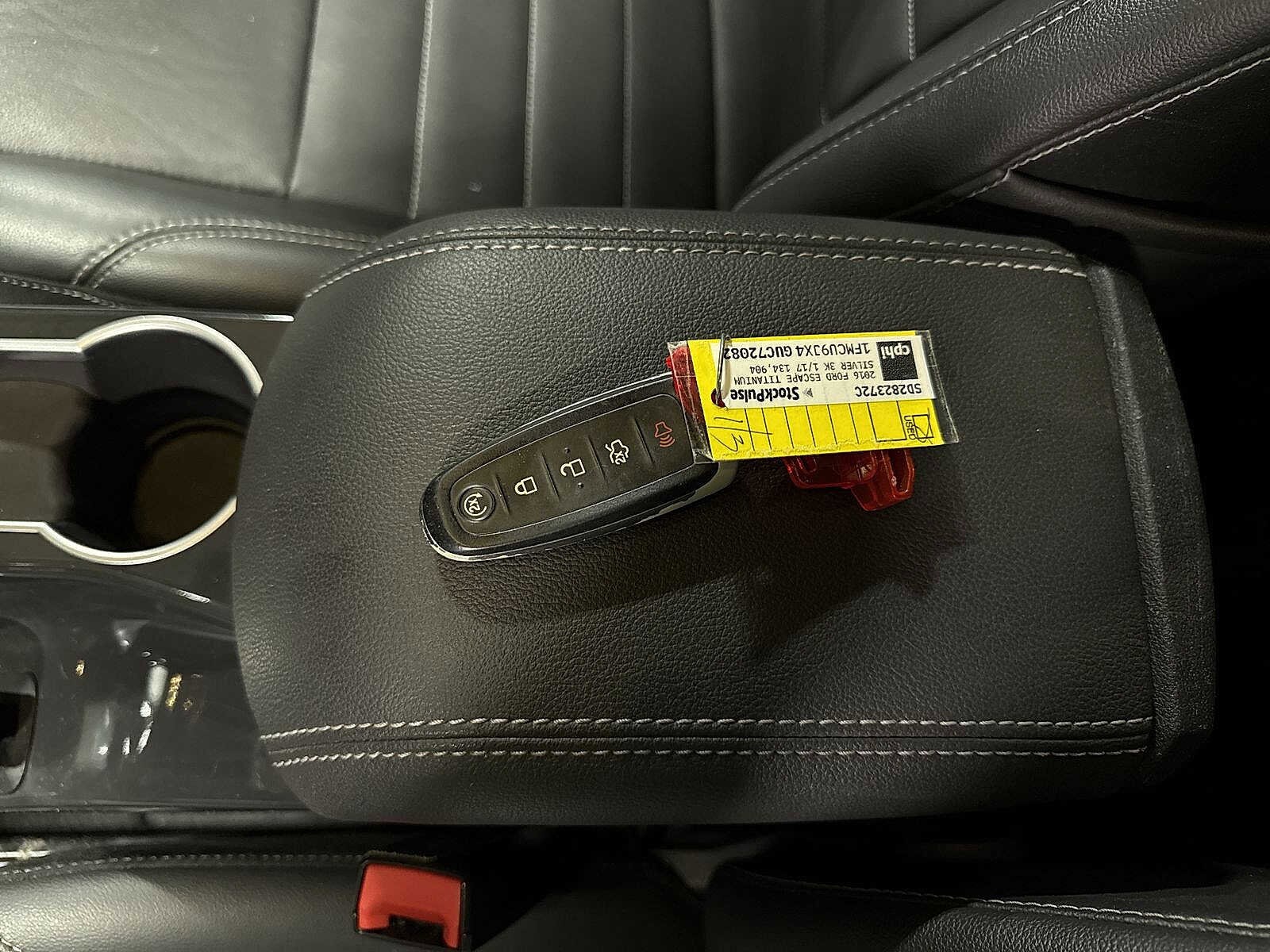 Thumbnail: 2016 Ford Escape - 36