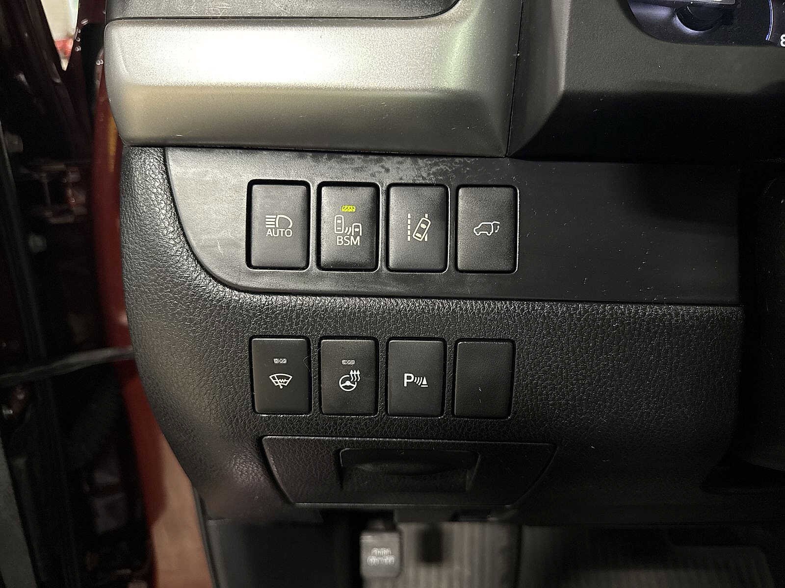 Thumbnail: 2016 Toyota Highlander - 36