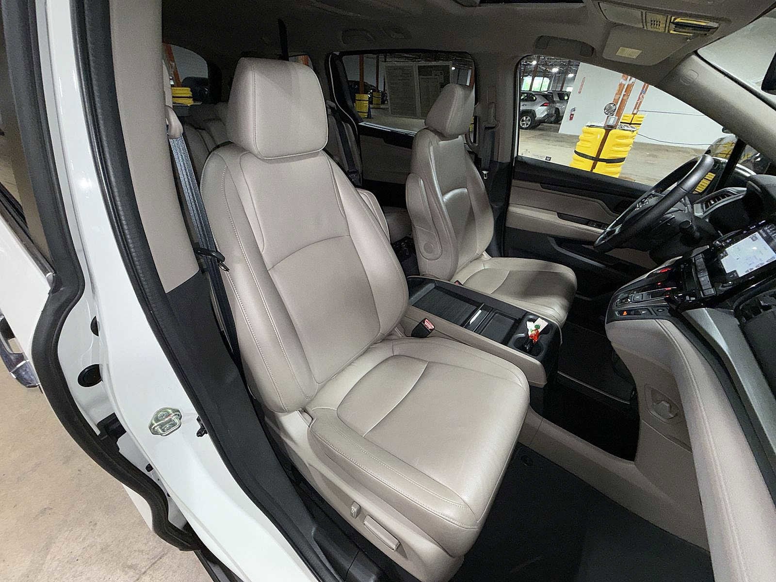 Thumbnail: 2018 Honda Odyssey - 16