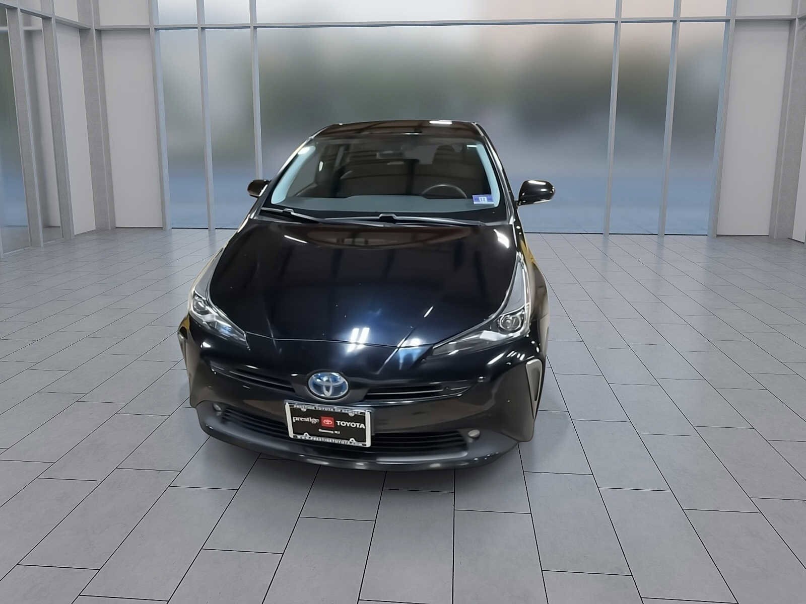 2019 Toyota Prius LE AWD-e photo 3