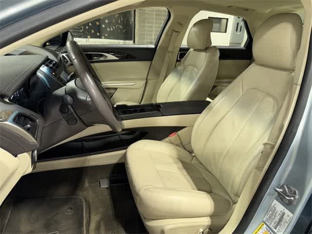 Thumbnail: 2014 Lincoln MKZ - 25