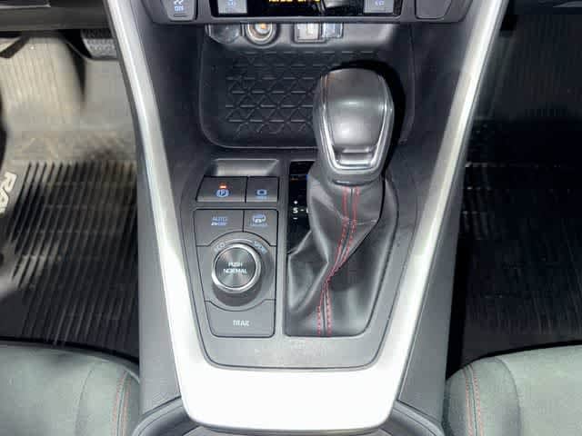 Thumbnail: 2021 Toyota RAV4 - 32