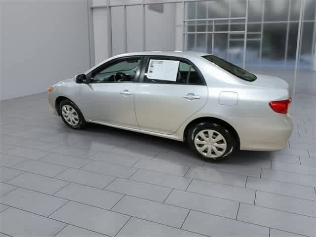 Thumbnail: 2011 Toyota Corolla - 6