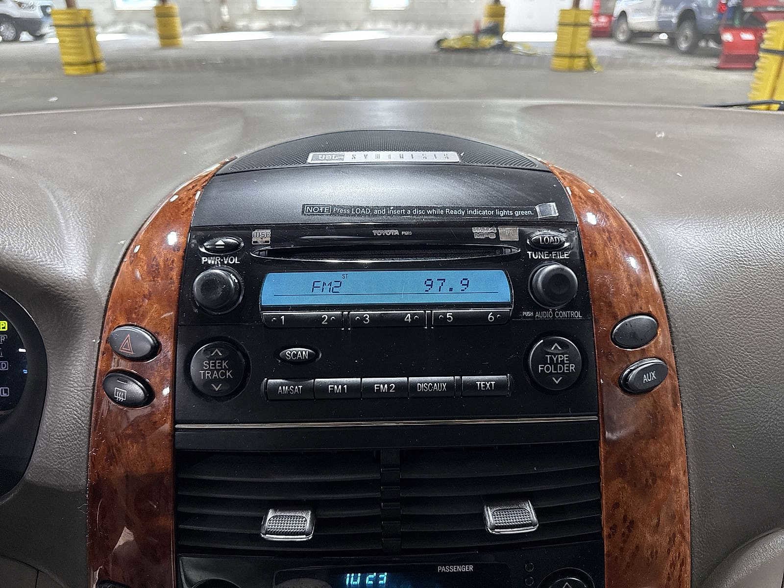 Thumbnail: 2007 Toyota Sienna - 21