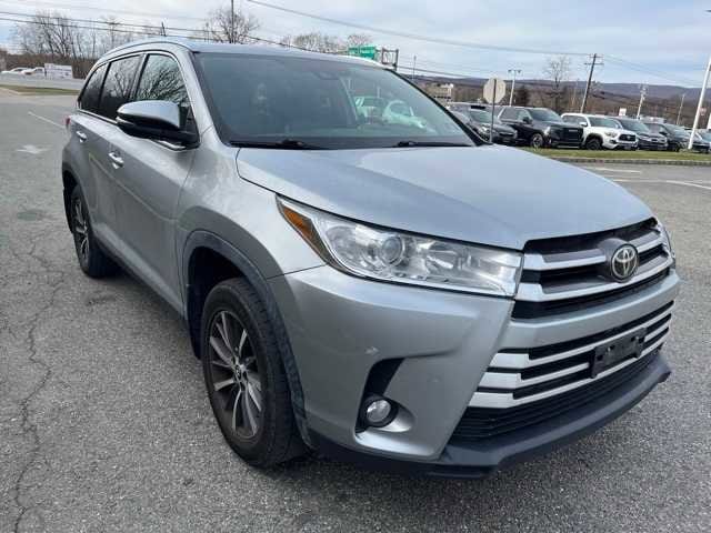 Thumbnail: 2019 Toyota Highlander - 3